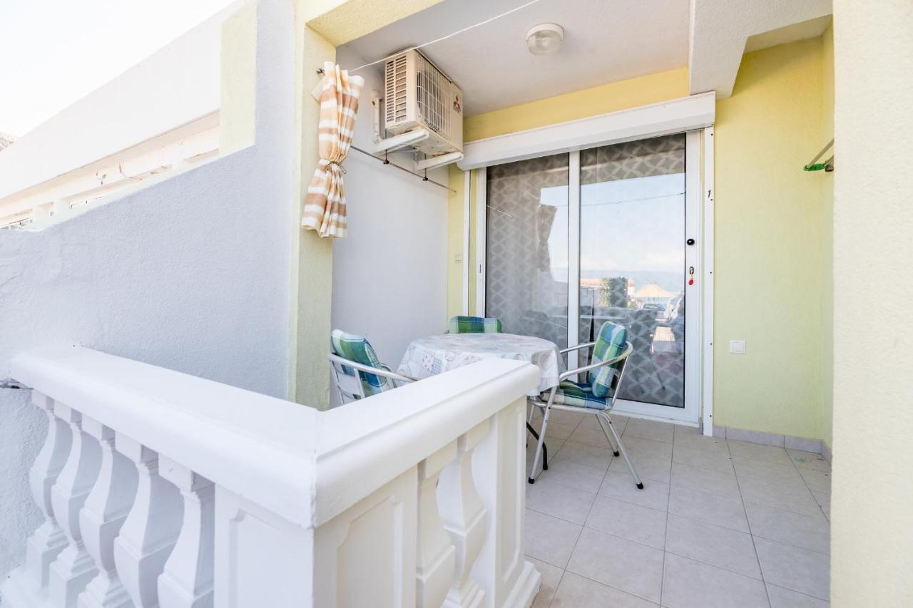 Beach Holiday Baska Exterior foto